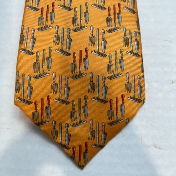Vintage Metropolitan Museum of Art Yellow Garden Tools Silk Tie - Picture 2 of 4